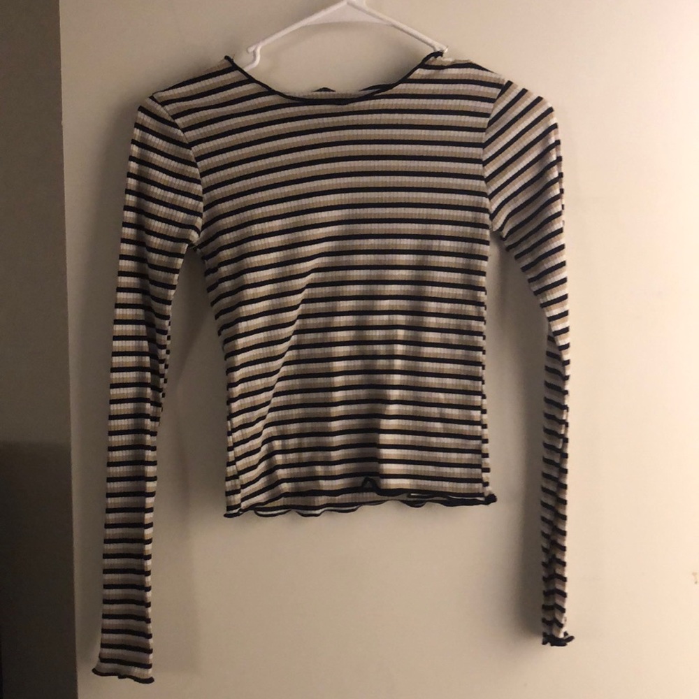 a striped long sleeve crop top